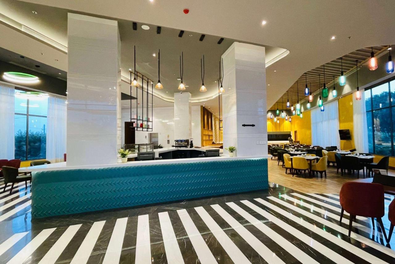 Ramada Encore By Wyndham Amritsar Airport Extérieur photo