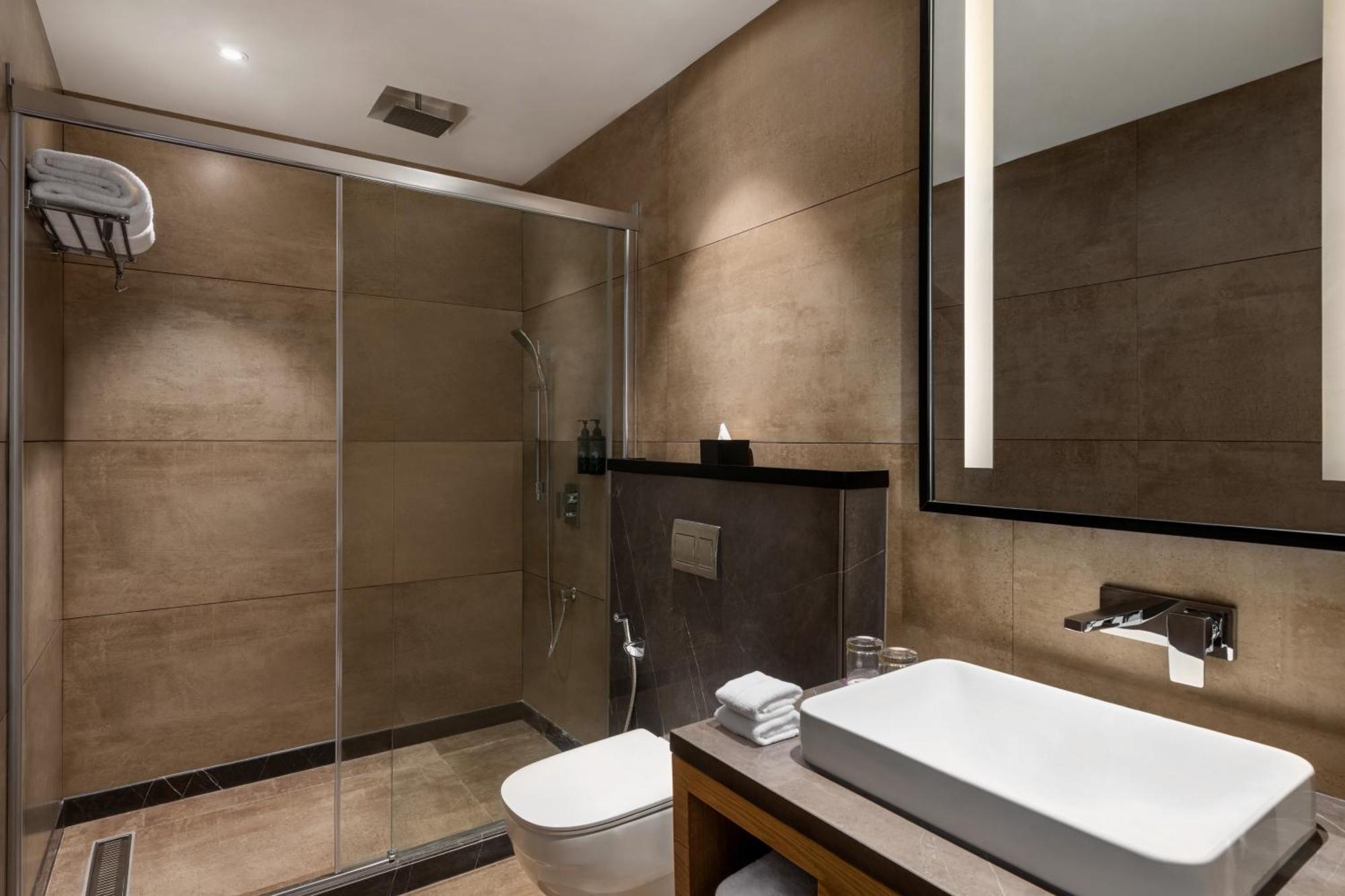 Ramada Encore By Wyndham Amritsar Airport Extérieur photo