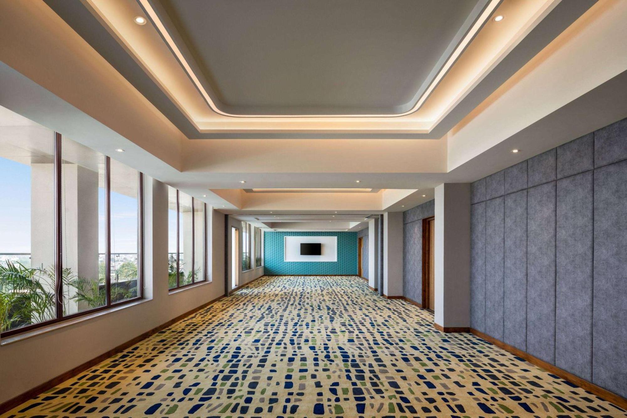 Ramada Encore By Wyndham Amritsar Airport Extérieur photo