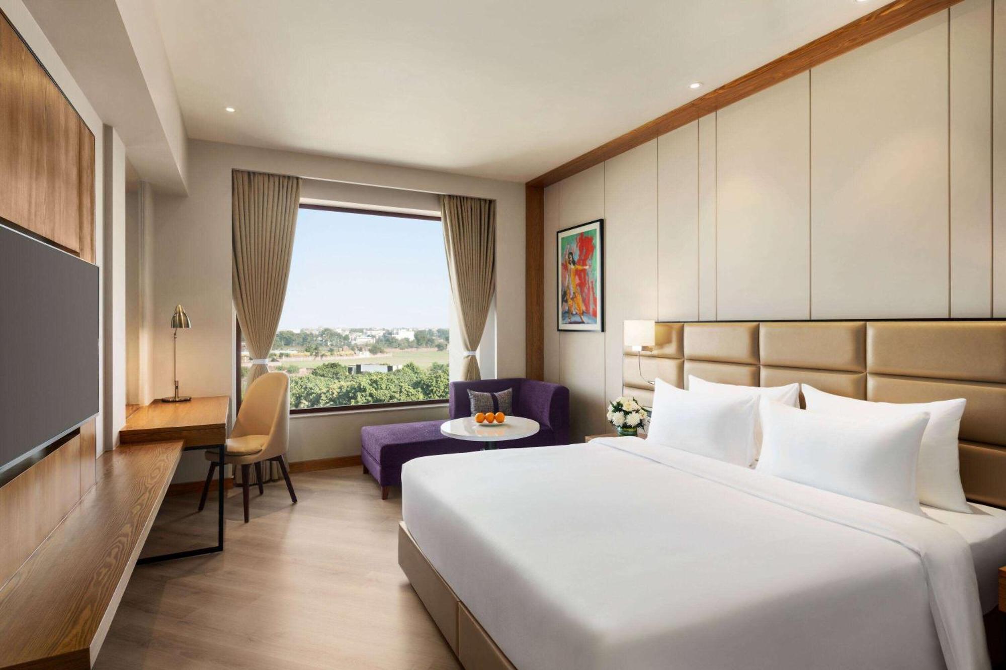 Ramada Encore By Wyndham Amritsar Airport Extérieur photo
