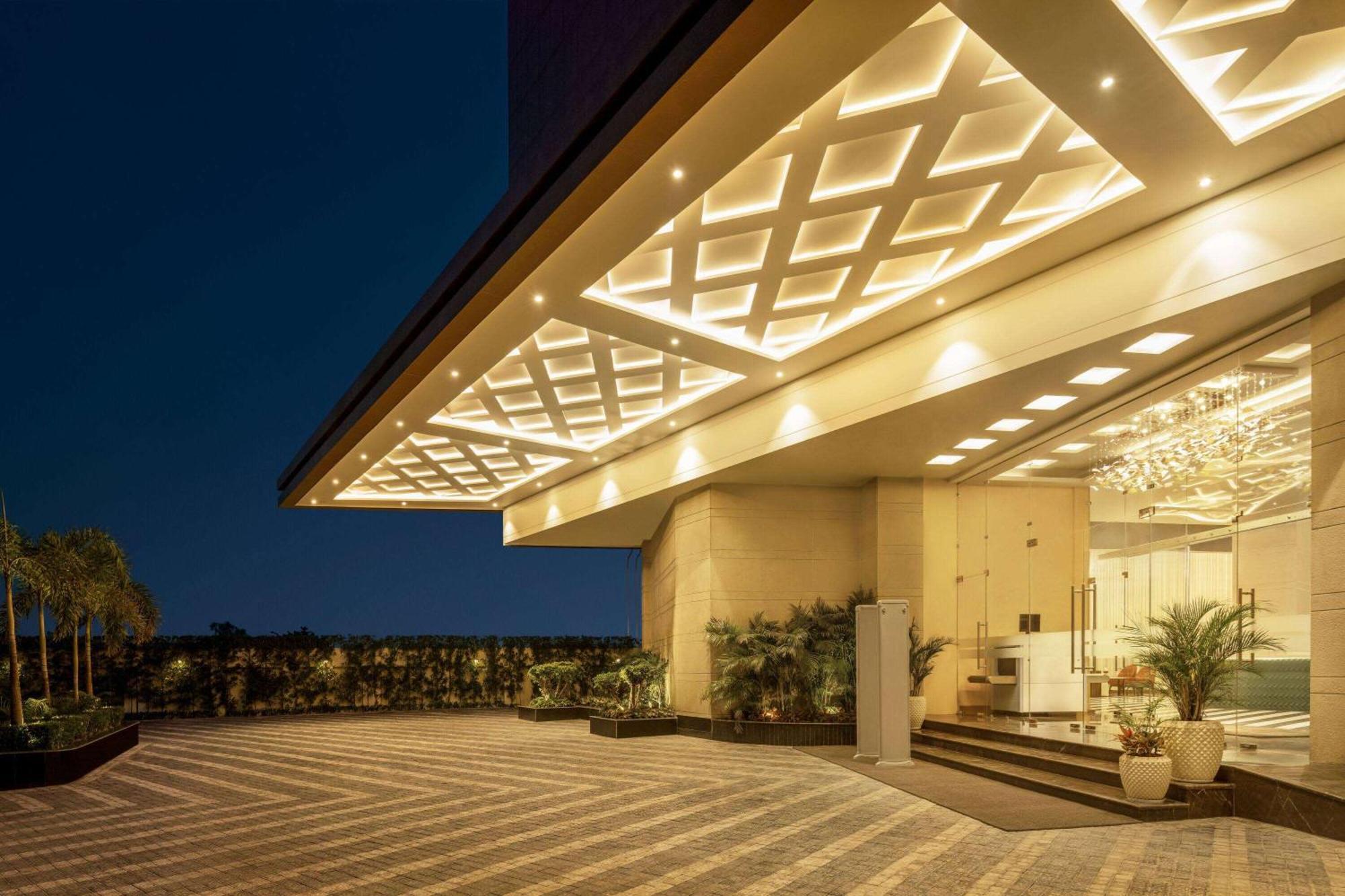 Ramada Encore By Wyndham Amritsar Airport Extérieur photo
